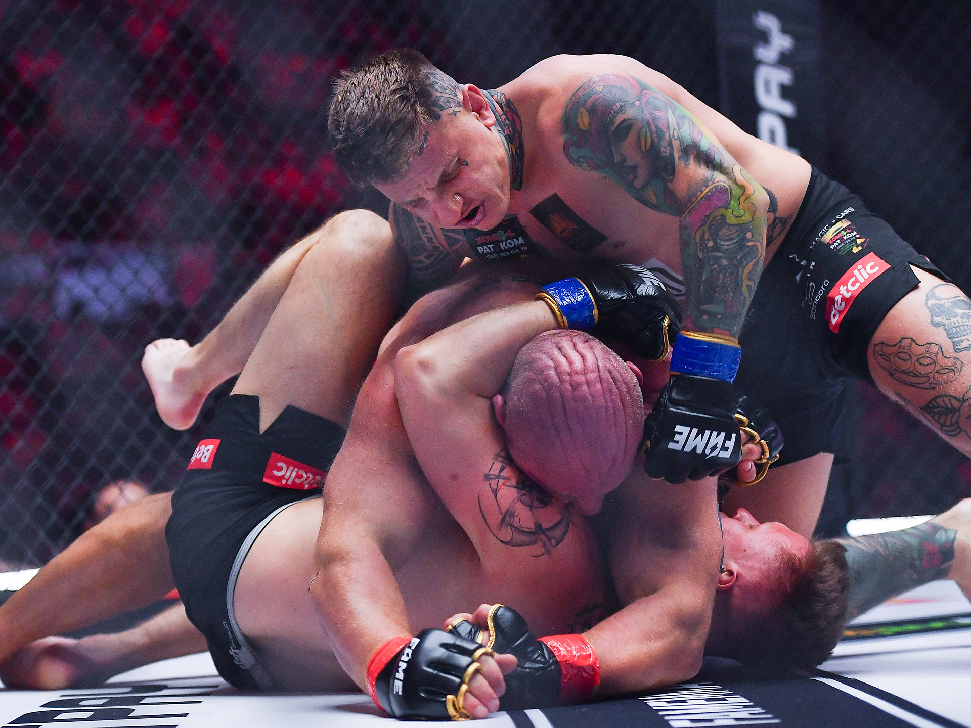 Pokonał dwóch freakfighterów, wystąpi w hicie. Wielkie ogłoszenie Fame MMA