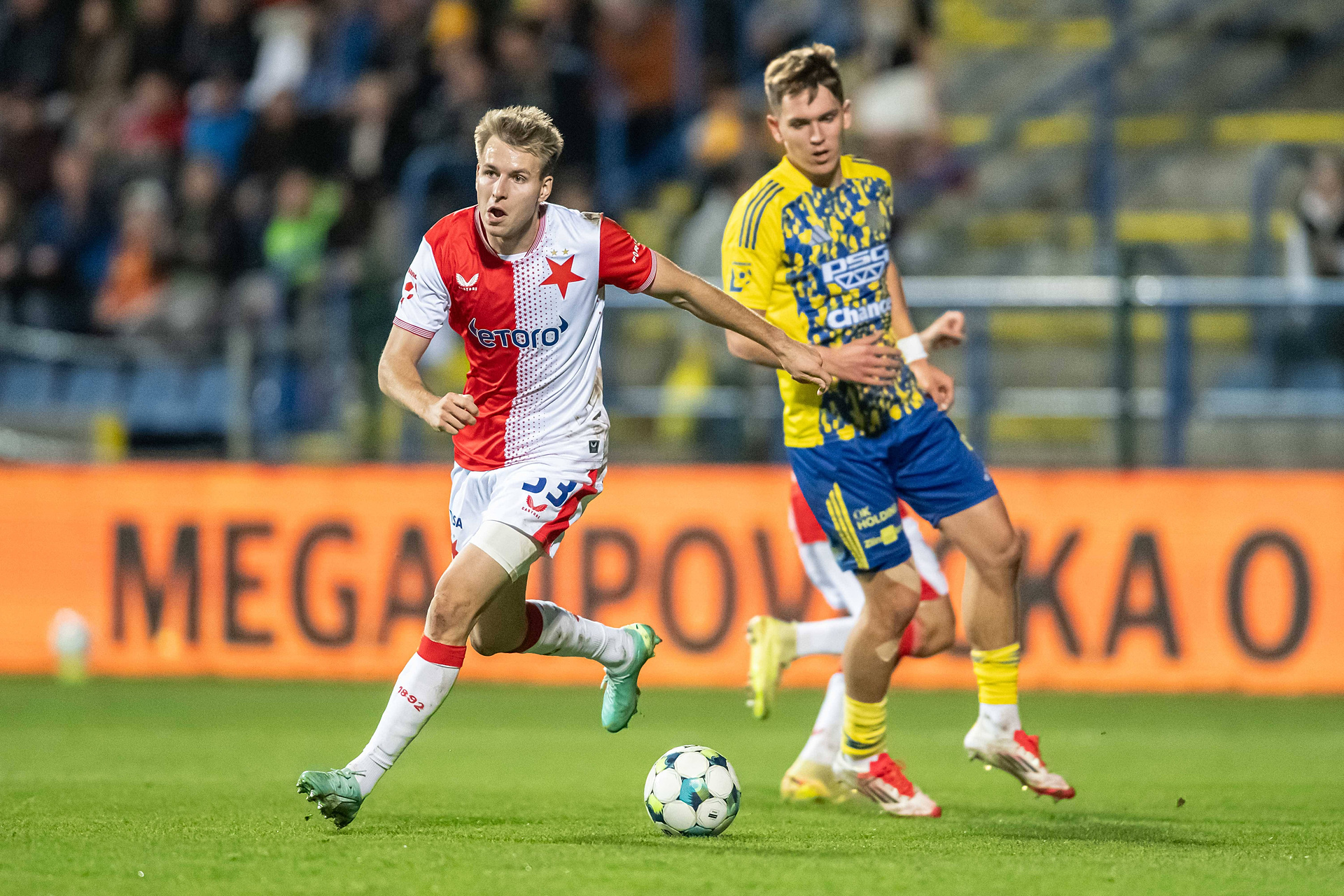 Górnik Zabrze się zbroi. Zawodnik Slavii Praga na celowniku