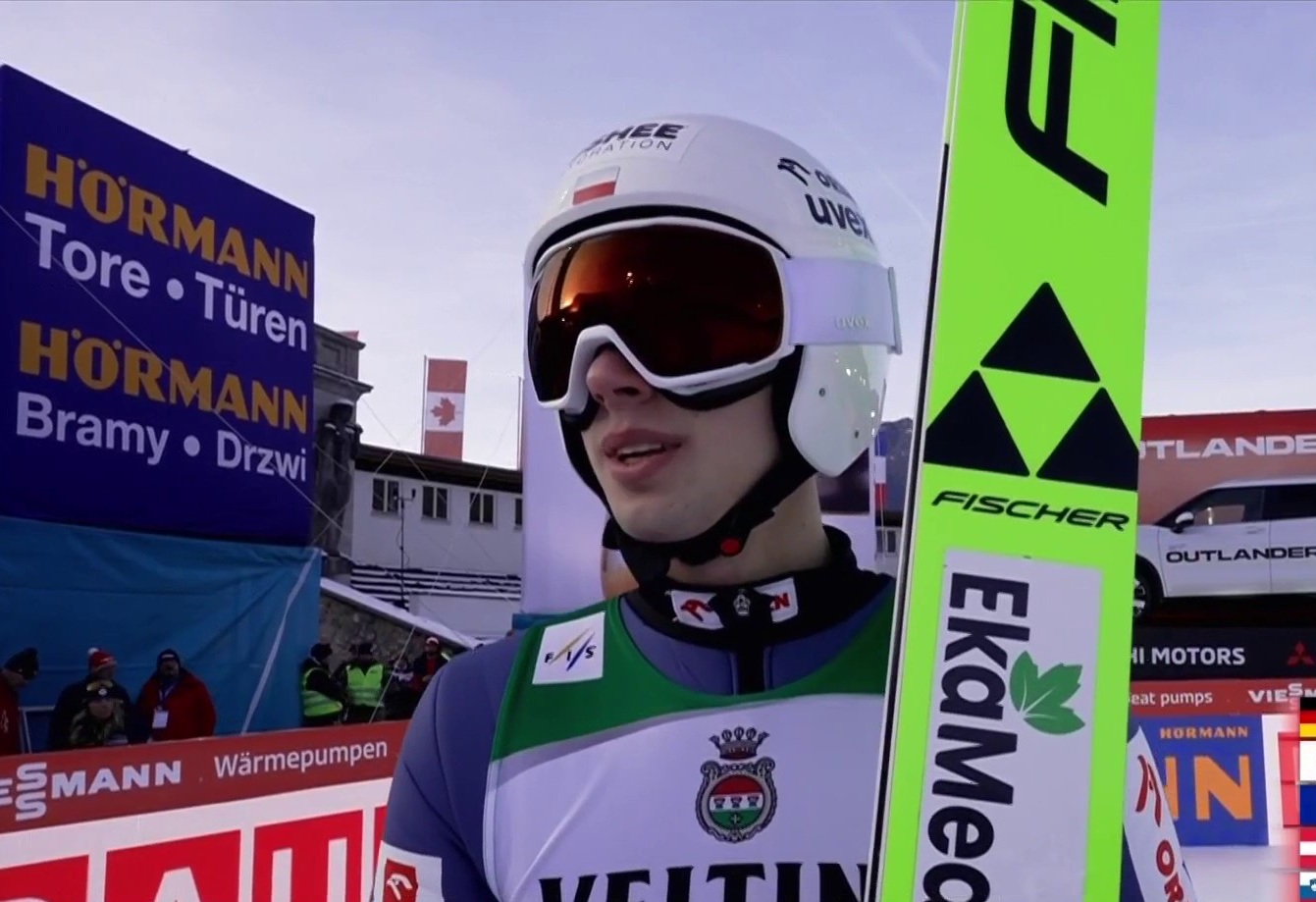 Tomasiak w czołówce pierwszej serii! Świetny skok Polaka [WIDEO]