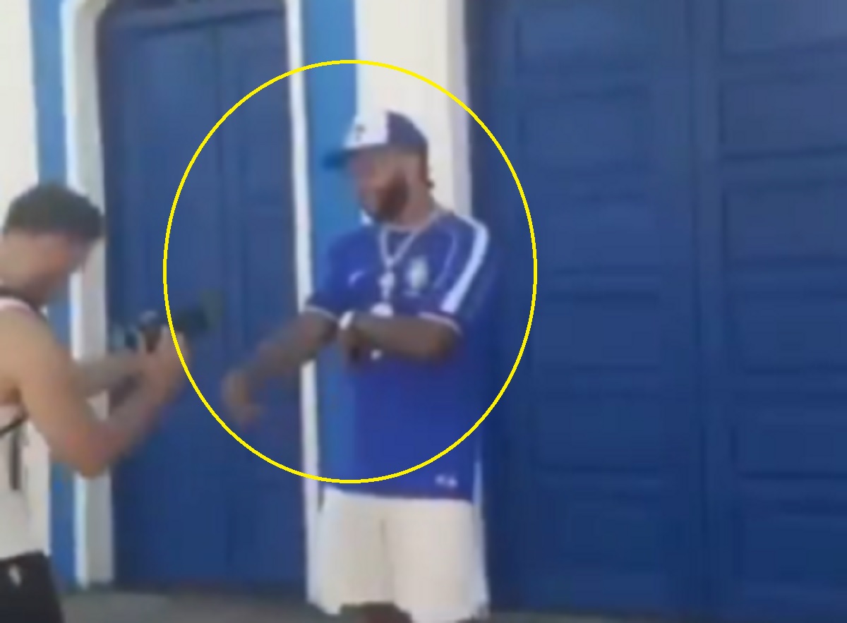 Depay wyszedł na brazylijskie ulice. Nie zgadniecie, co robił [WIDEO]