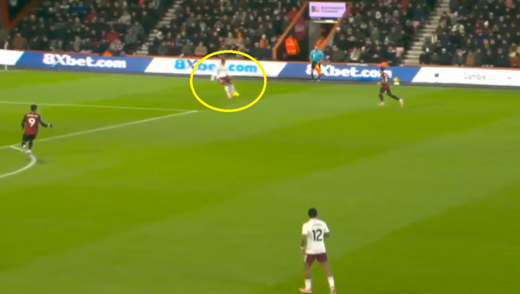 Obrońca Arsenalu kompletnie stracił głowę. Kuriozalny gol w Premier League [WIDEO]