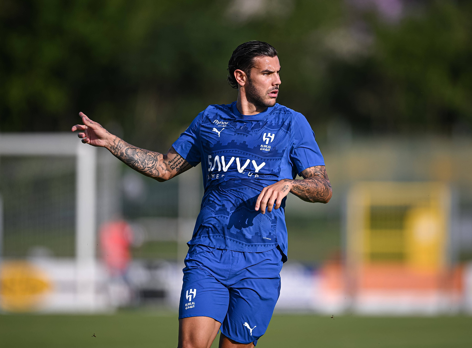Media: Theo Hernandez ma dość. Gigant negocjuje transfer