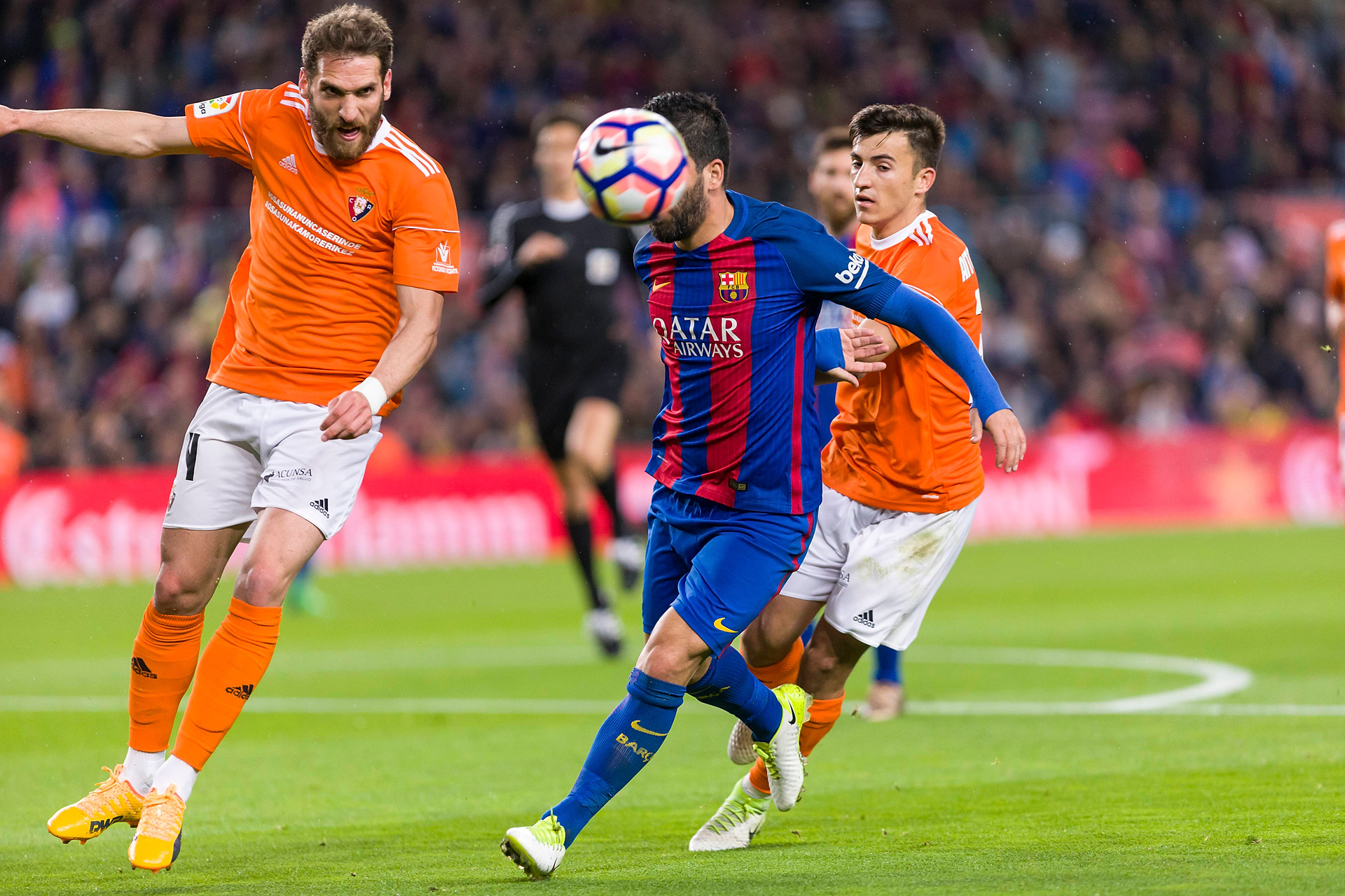 Kompletna pomyłka Barcelony. Piłkarz-skandalista, który wymachiwał bronią. Niebywałe, co dziś robi