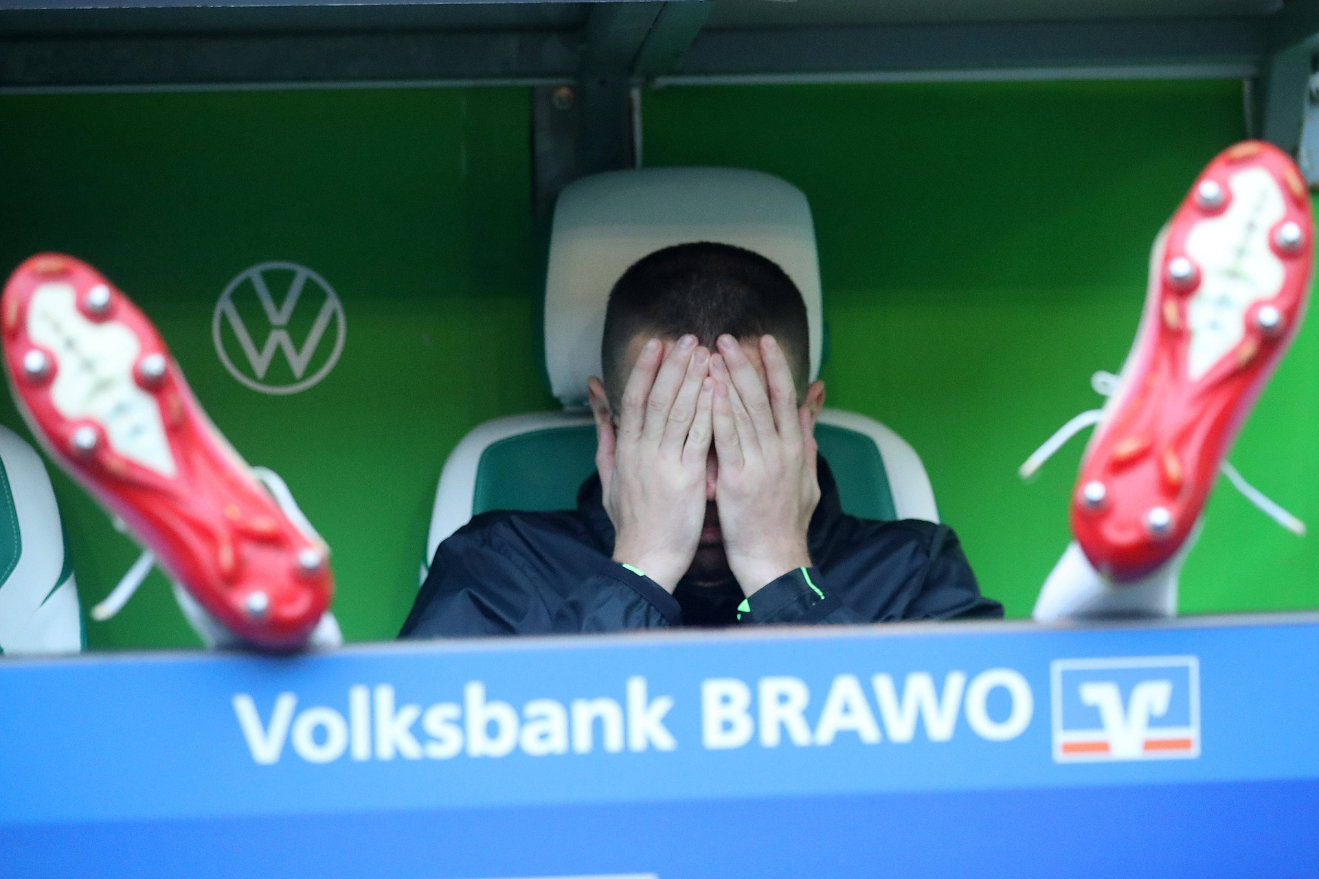 Klubowy kolega Polaków stracił głowę. Spoliczkował nastolatka