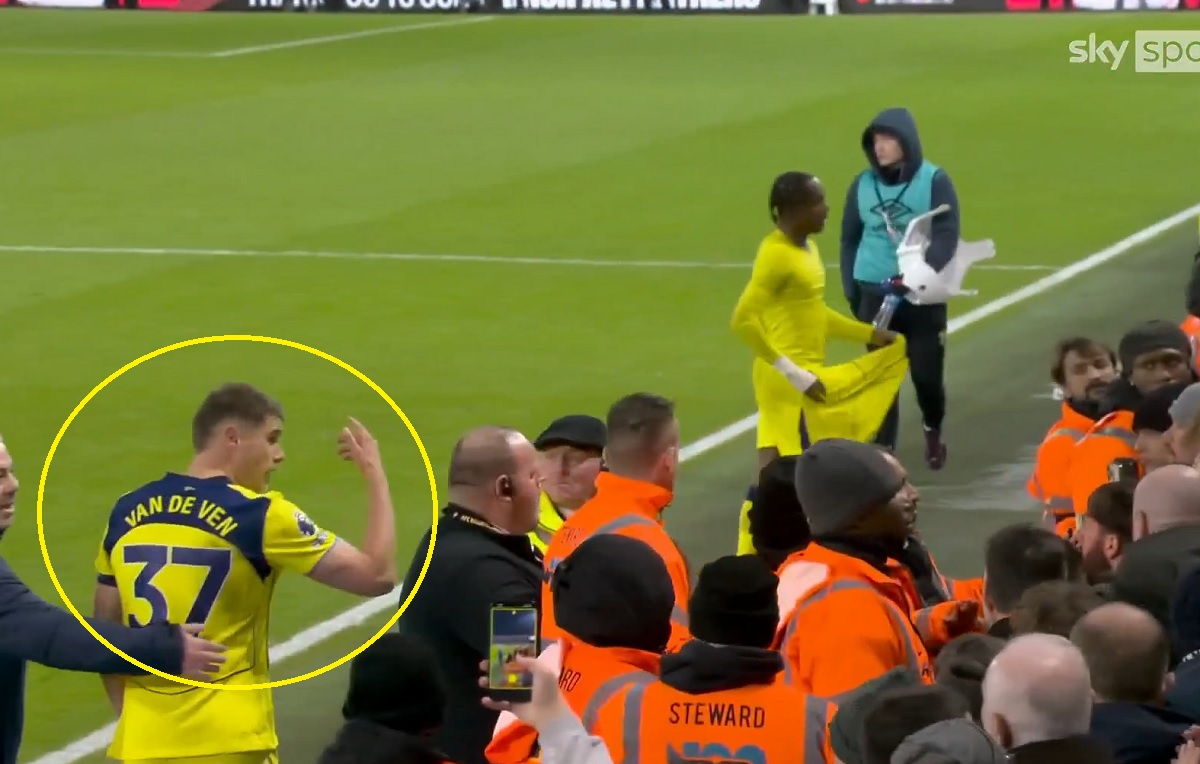 Pożar w Tottenhamie. Piłkarze starli się z kibicami [WIDEO]