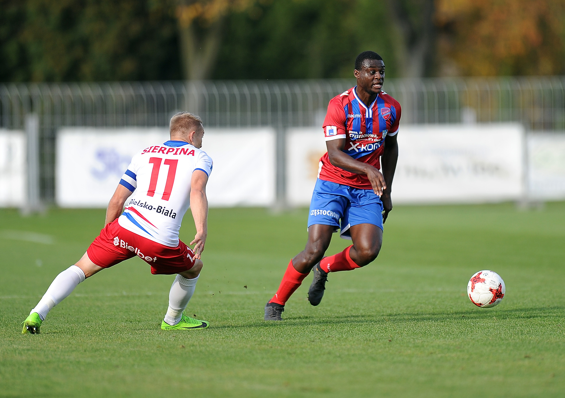 Były piłkarz Arsenalu trafił do... polskiej I ligi. W klubie łapali się za głowy