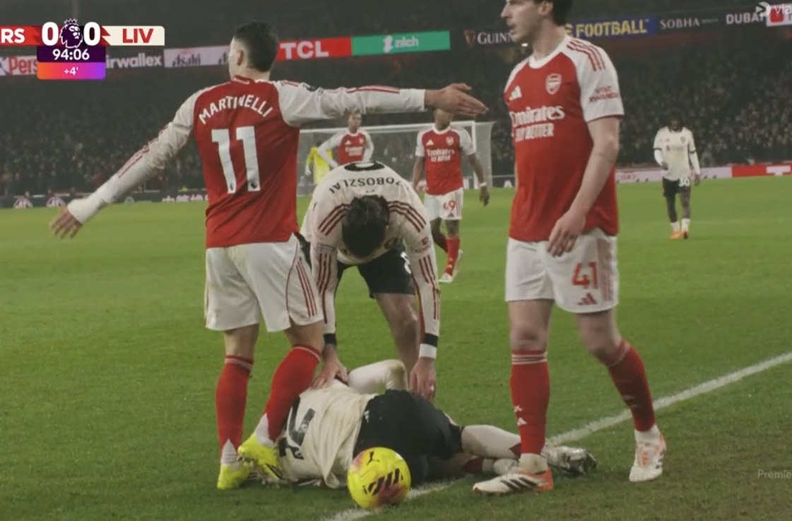 Fatalna kontuzja piłkarza Liverpoolu. Skandal, jak zareagował gwiazdor Arsenalu [WIDEO]