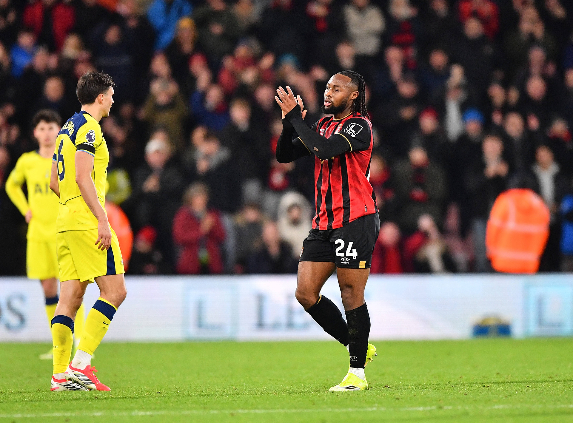 Świetny gest piłkarza Man City. Oto, jak podziękował fanom swojego byłego klubu [ZDJĘCIE]