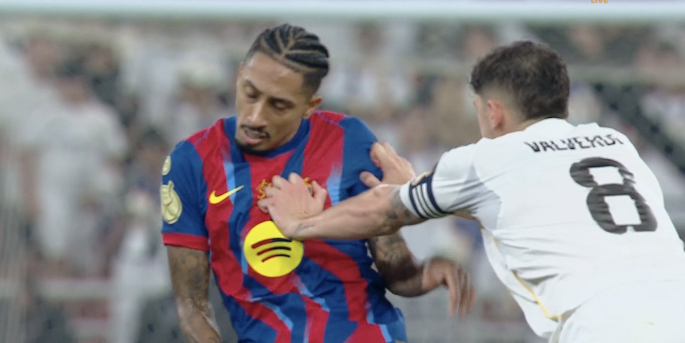 Wielka awantura w El Clasico! Aż dziw, że nikt nie wyleciał [WIDEO]