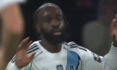 Sensacyjna porażka PSG! Nie obroni trofeum po przegranych derbach [WIDEO]