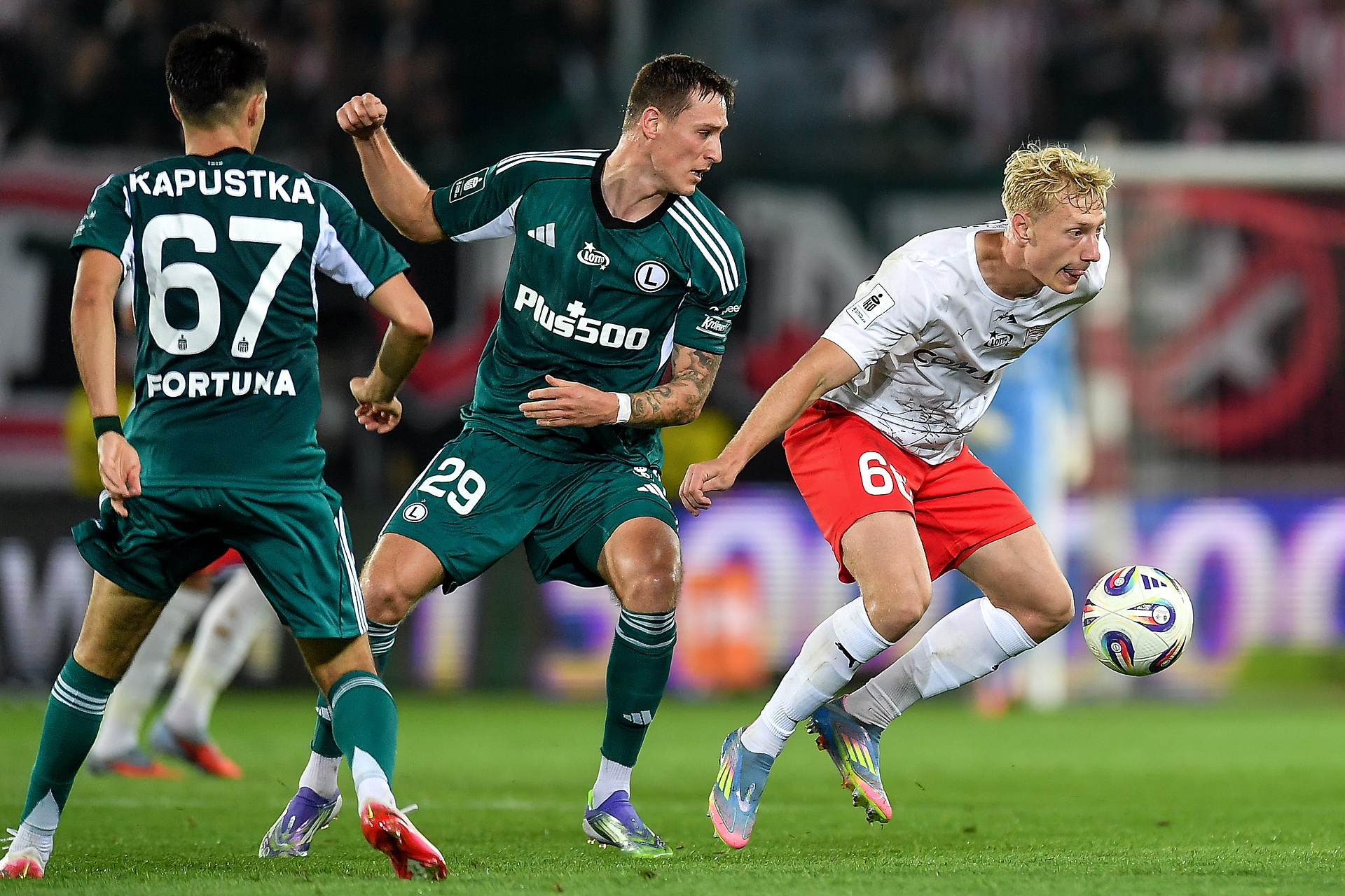 Rewelacja Ekstraklasy może odejść za granicę. Oferują aż 3 mln euro