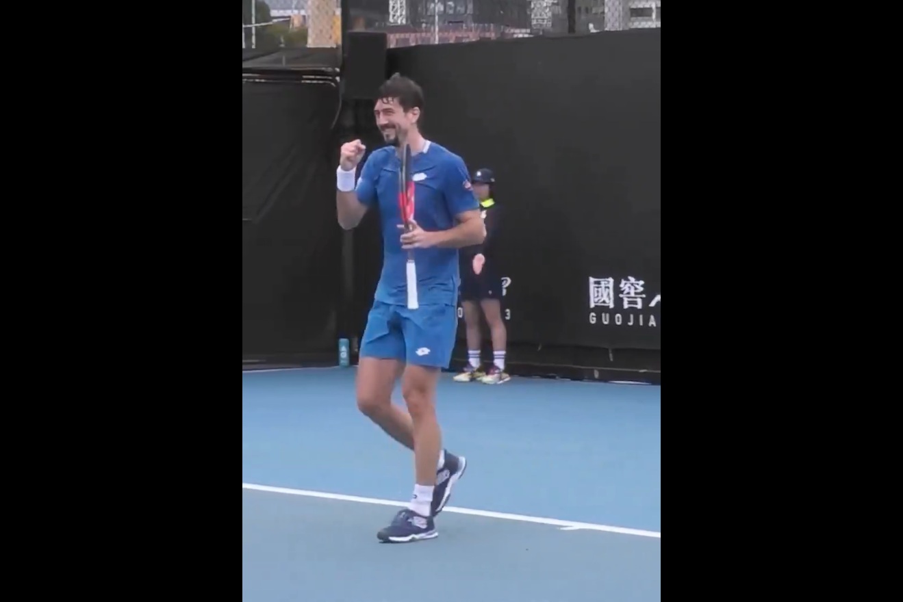 Zaczął świętować wygraną i przegrał. Sceny przed Australian Open [WIDEO]