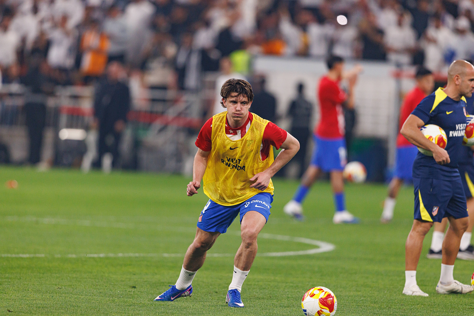 Hitowe ruchy w Ekstraklasie! Wyprzedaż u giganta, grube miliony w grze [PRZEGLĄD TRANSFEROWY]