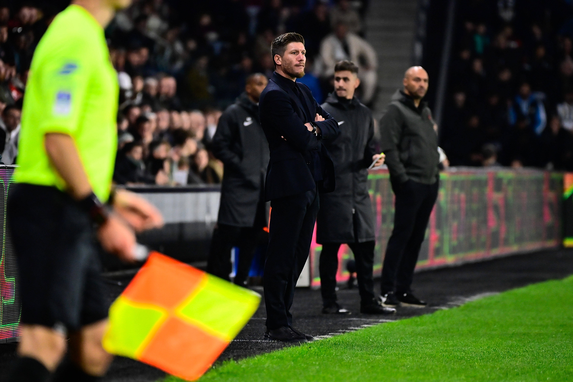 Szok w znanym klubie. Trener-mistrz, transfery gwiazd i wielki kryzys. Porażka za porażką