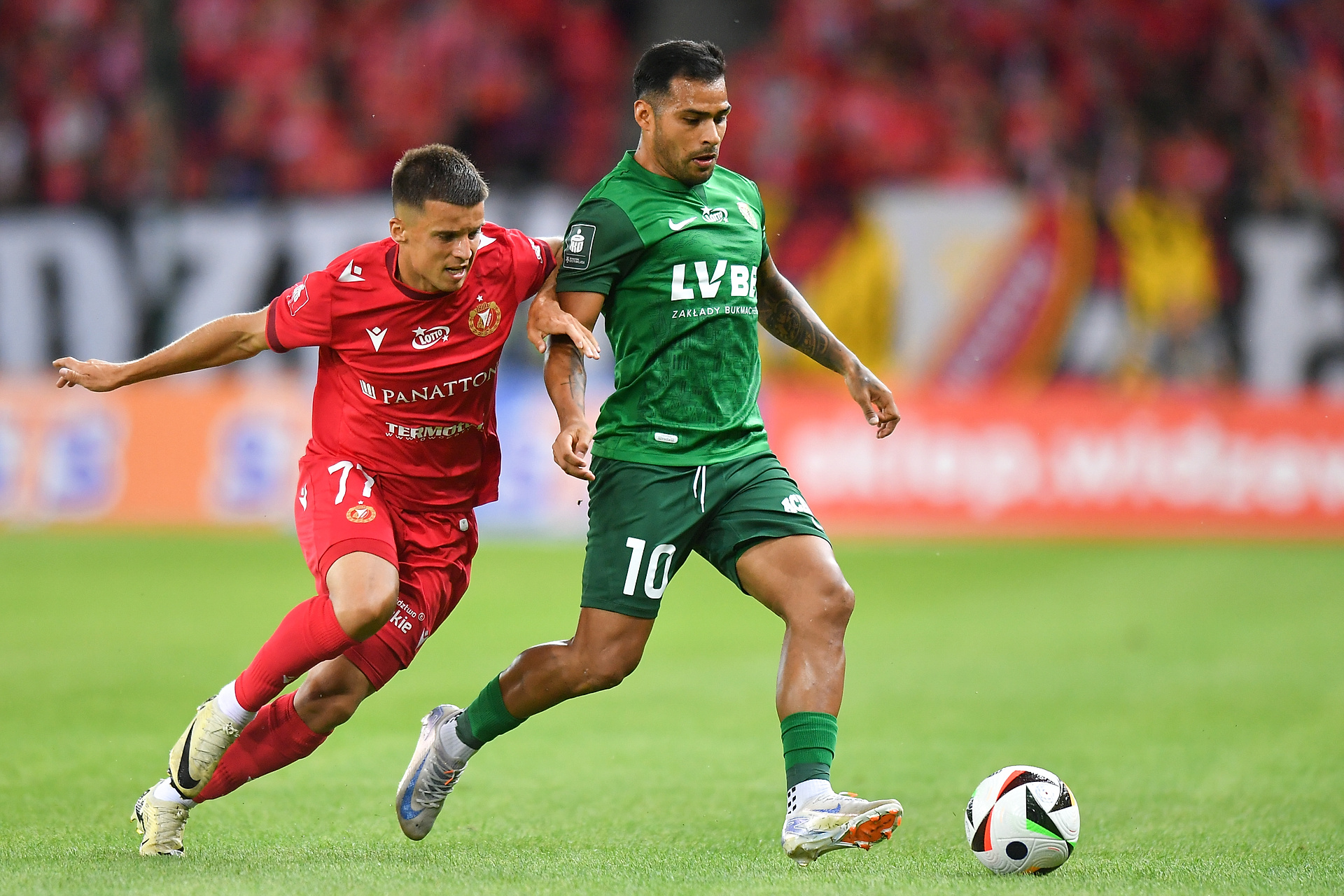 Były gwiazdor Ekstraklasy na radarze Jagiellonii. Chce go też Legia