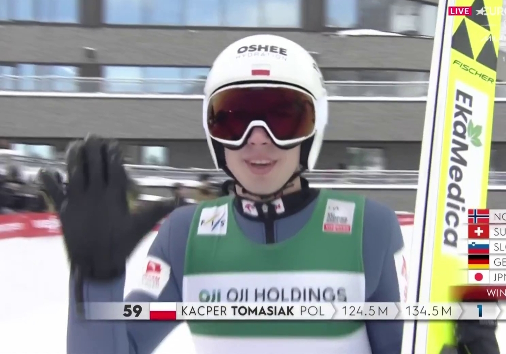 Świetny skok Tomasiaka w drugiej serii! Prevc pozamiatał w Sapporo