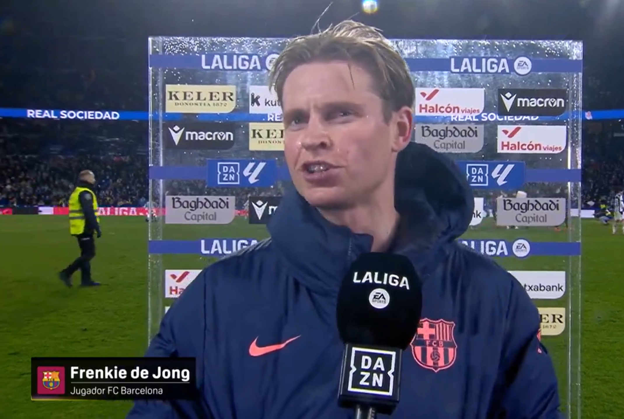 De Jong ruszył na sędziego! Piłkarz Barcelony nie wytrzymał po porażce