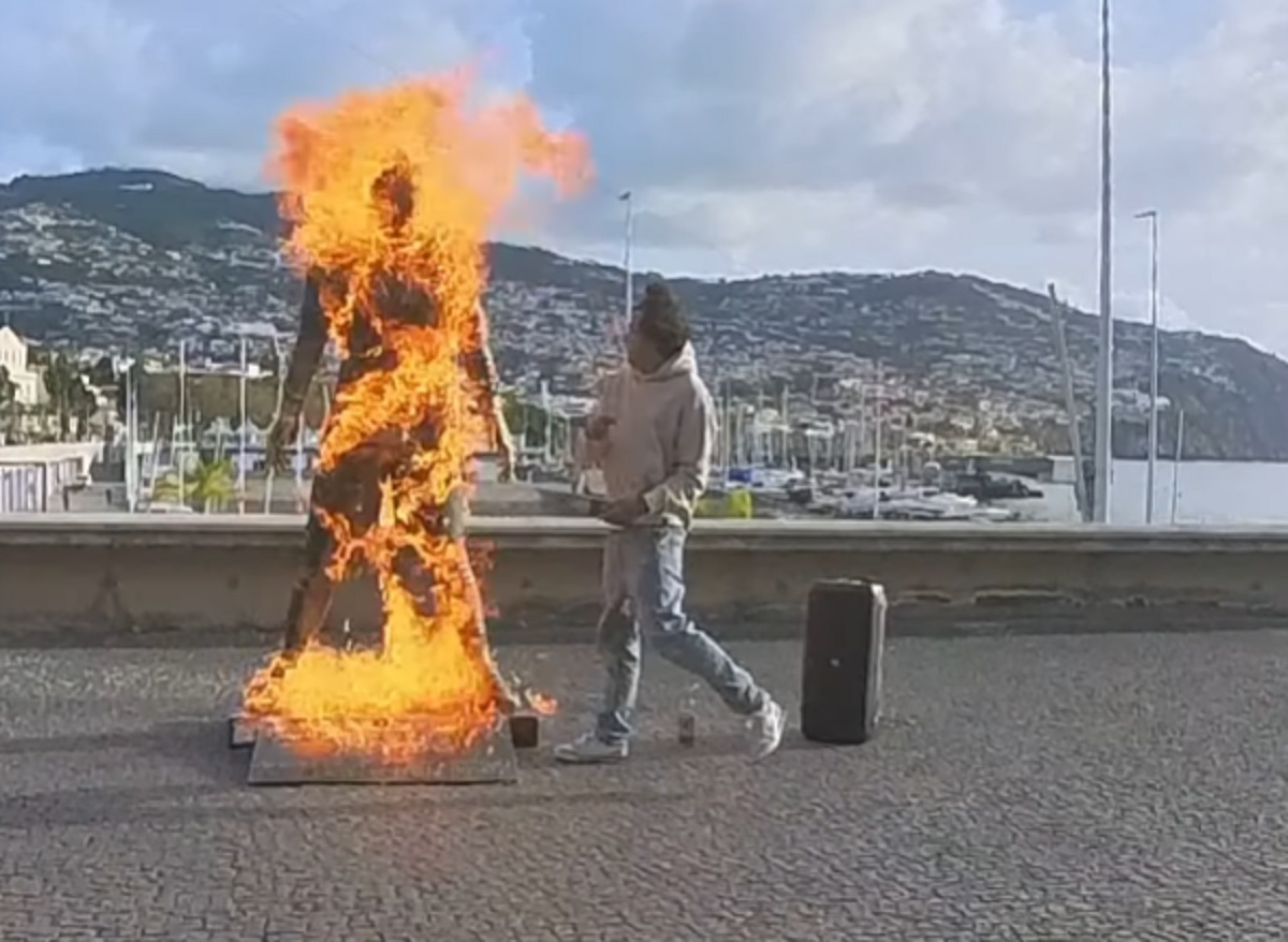 Podpalono pomnik Ronaldo. Kompletny skandal [WIDEO]