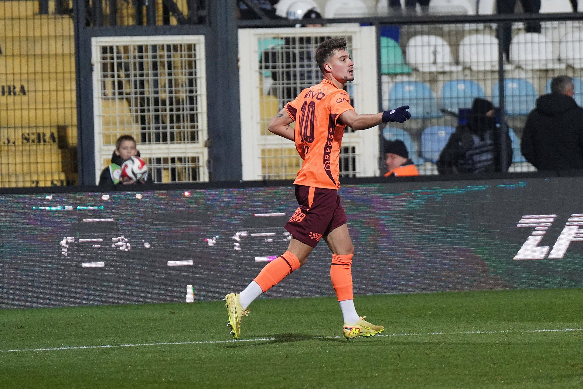 Była gwiazda Ekstraklasy znów zachwyca w mocnej lidze! Legia zarobiła na nim fortunę