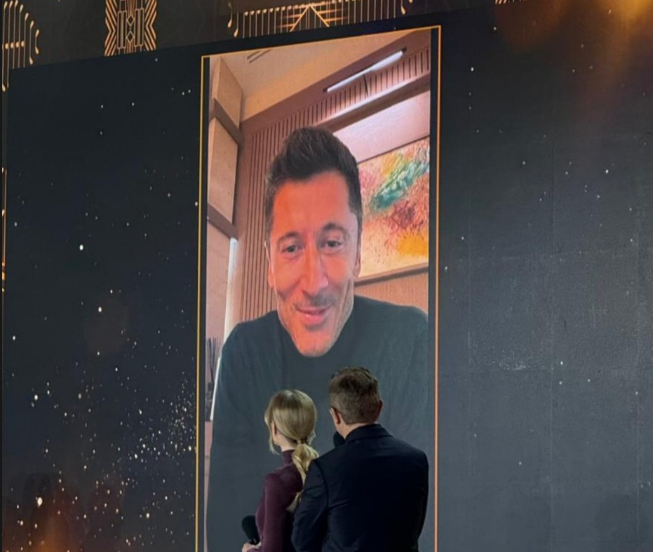 Lewandowski rozbroił pytany o przyszłość. "Możemy rozmawiać o sweterkach"