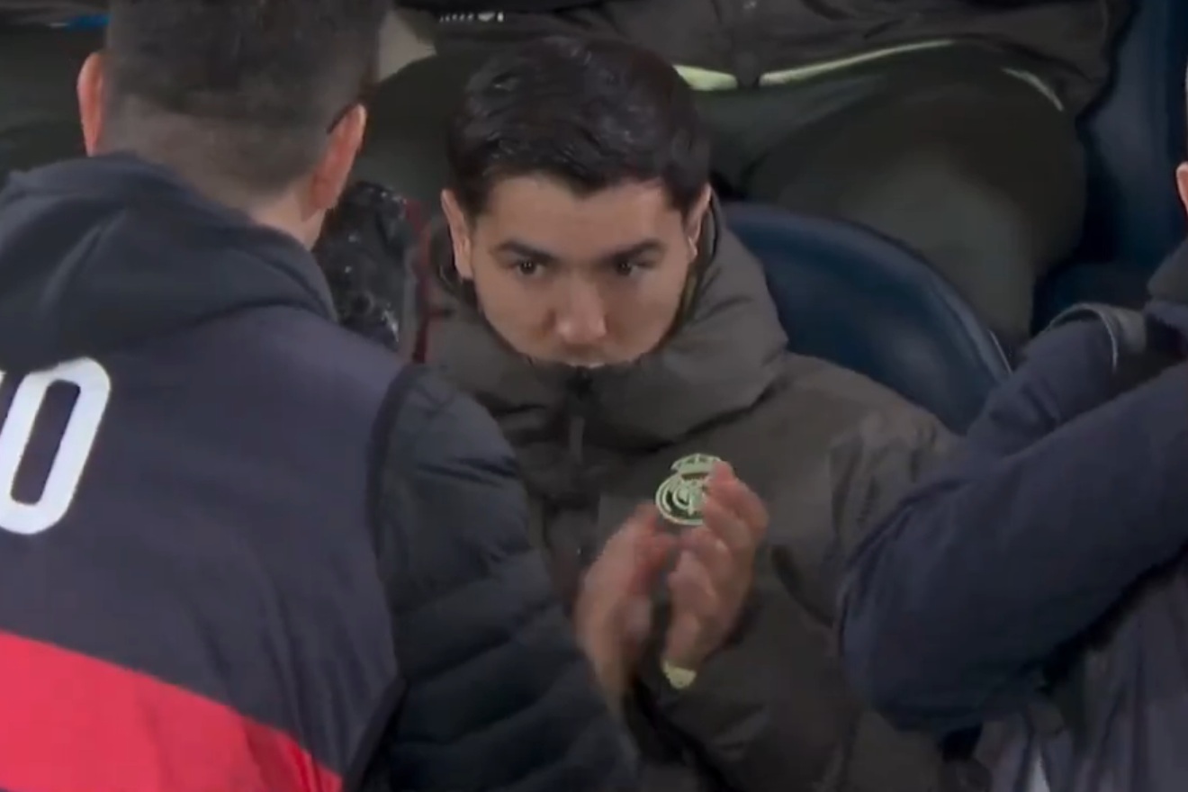 Gracz Realu sponiewierany przed meczem. Mógł tylko bić brawo [WIDEO]