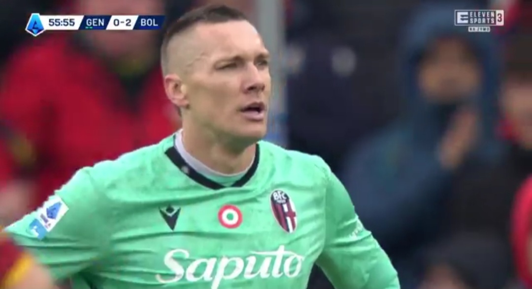 Skorupski wyleciał z boiska! Pechowy powrót Polaka do gry [WIDEO]