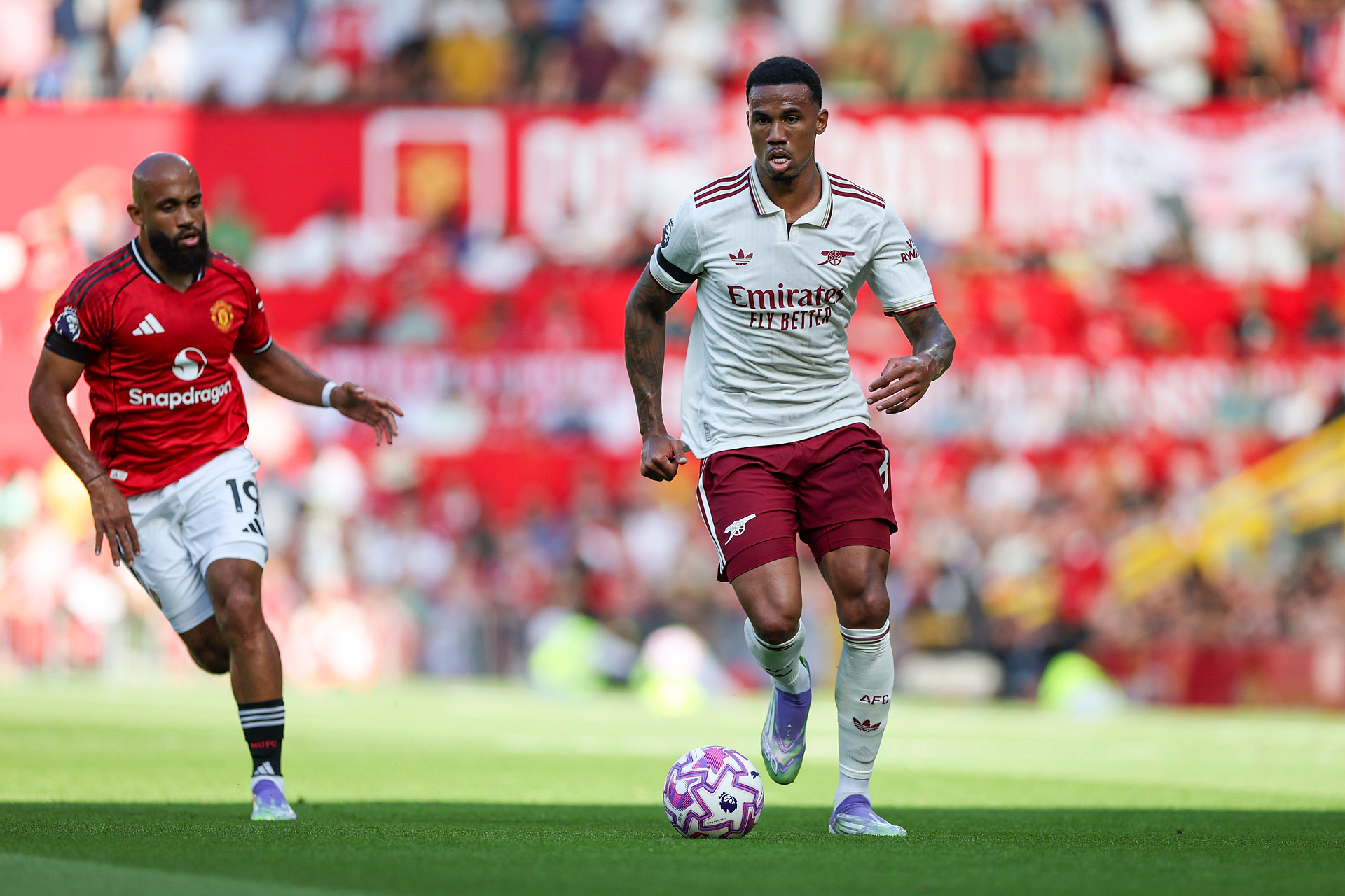 Arsenal naciska na Manchester United! Pachnie golem na The Emirates