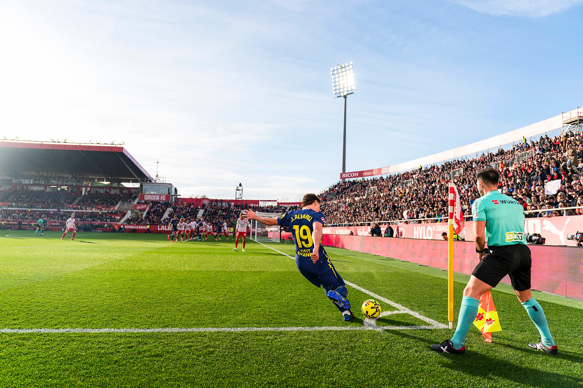 Potężny kryzys gwiazdy wartej 100 mln euro. Cień dawnego zawodnika. A giganci i tak o nim marzą