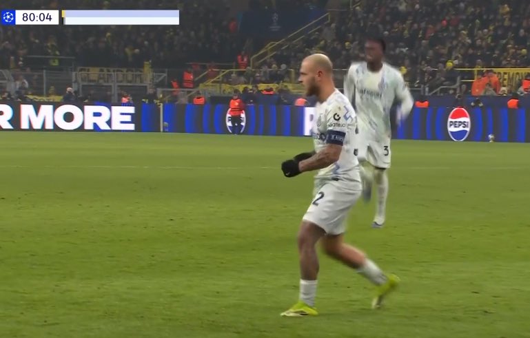 Inter wyszarpał wygraną w Dortmundzie. Piękne trafienie z wolnego [WIDEO]