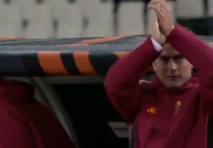 Szał na ławce Romy. Tak Dybala zareagował na trafienie Ziółkowskiego [WIDEO]