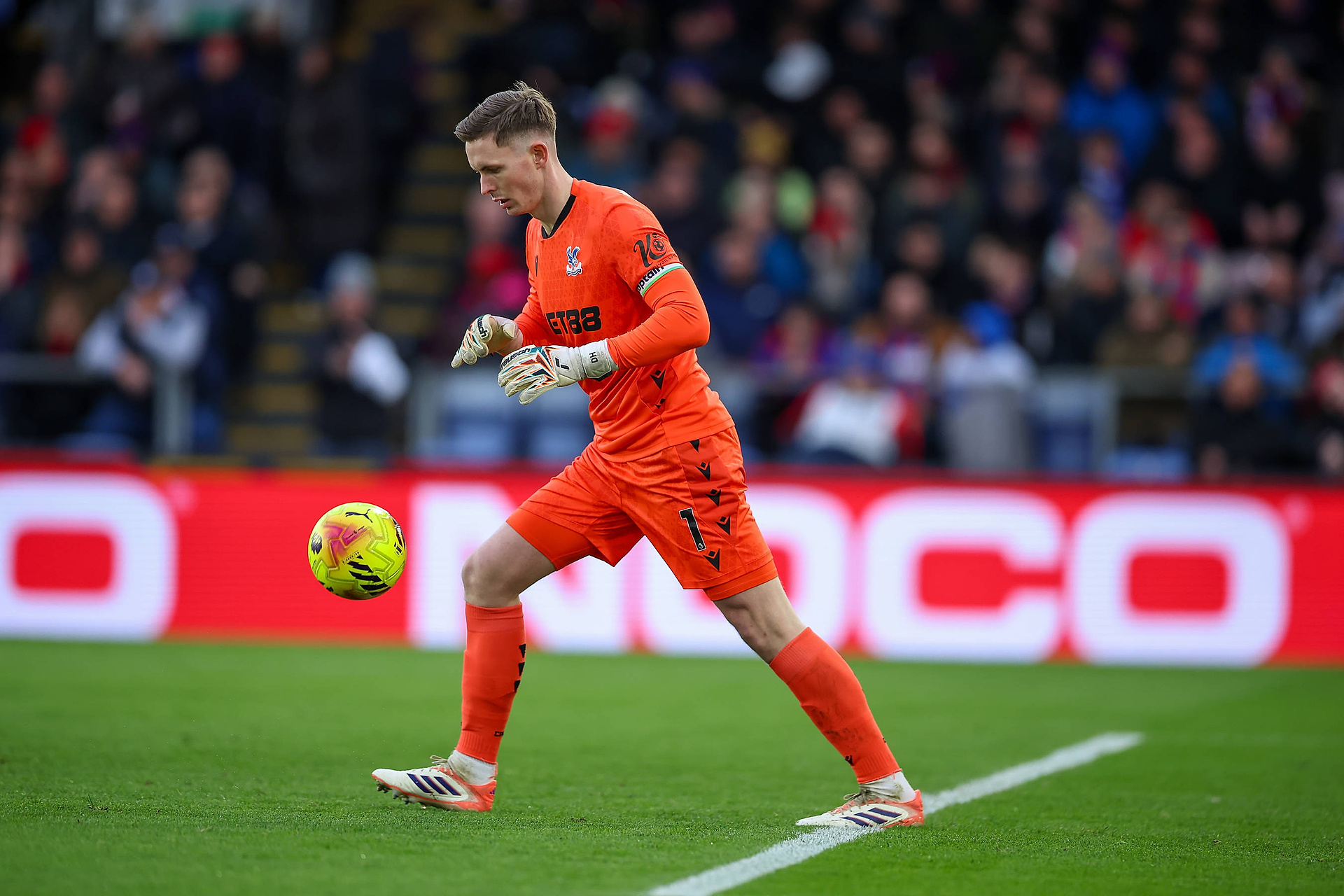 Z nieba prosto w muł. Niedawno wyrwali dwa trofea gigantom, a teraz klub się sypie