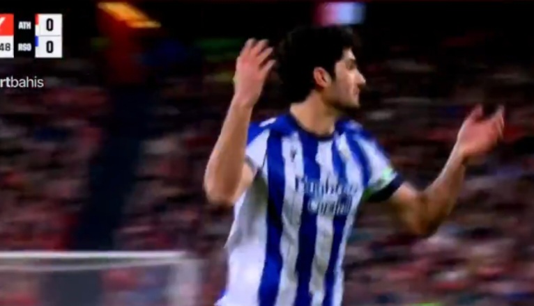 Przepiękna bramka w prestiżowych derbach. Huknął, ile fabryka dała