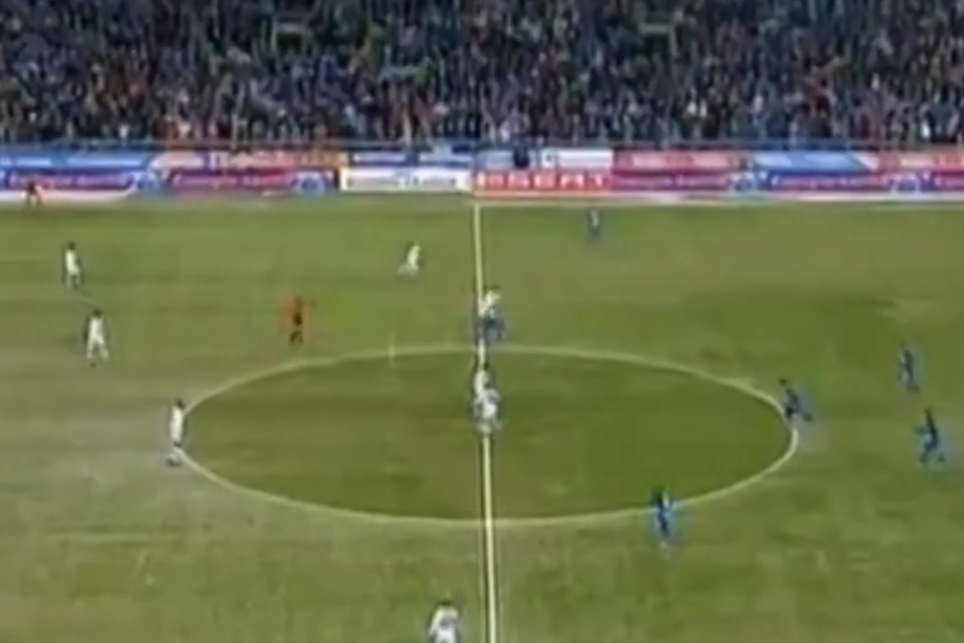 -31 stopni na polskim stadionie. Fani chcieli uciekać