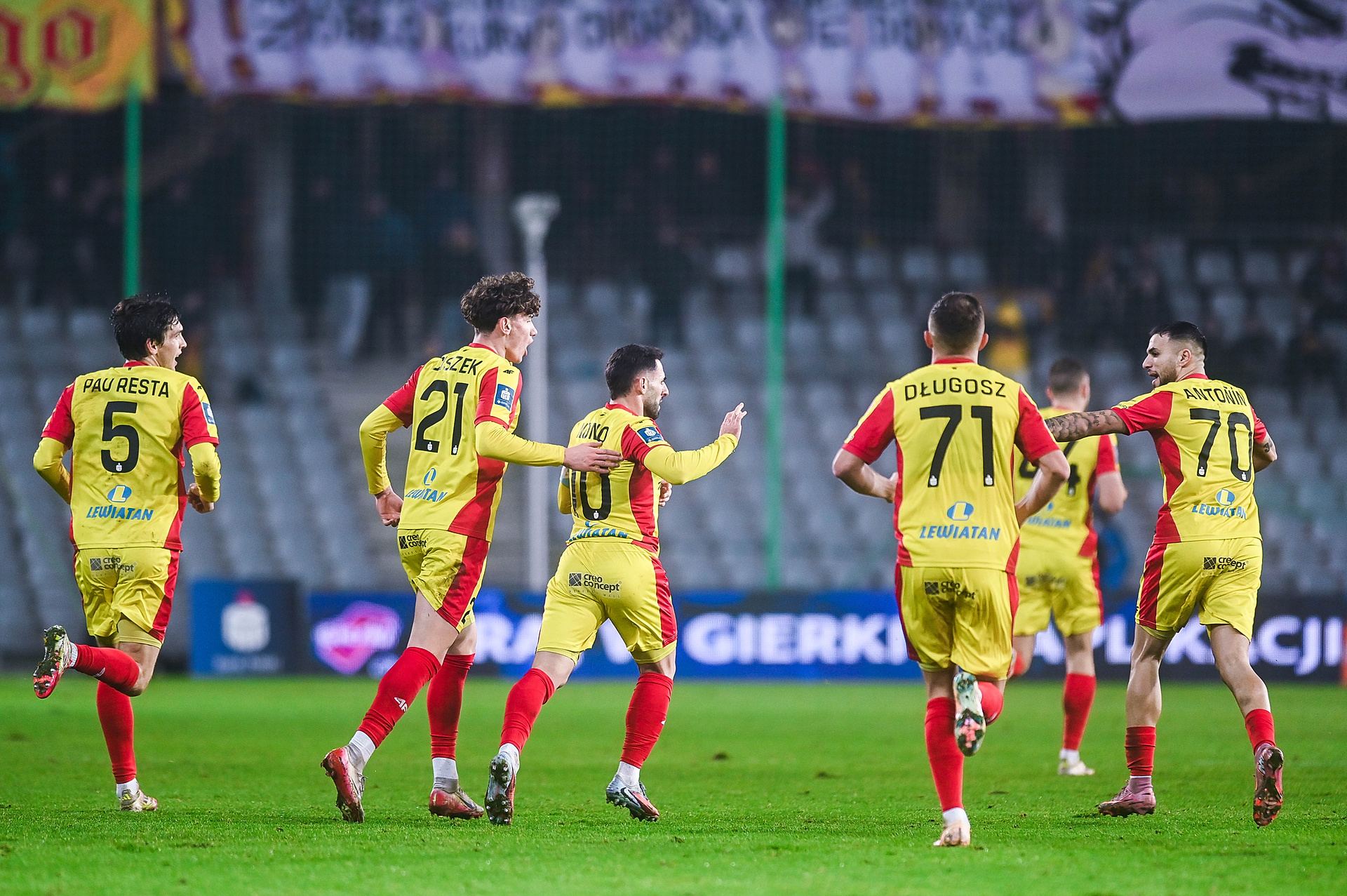 Klub Ekstraklasy ma problem ze stadionem. "W wielu miejscach przecieka dach"