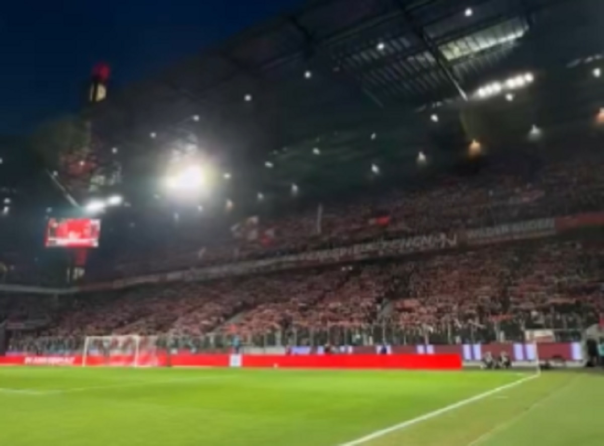 Kilkadziesiąt tysięcy osób na meczu nastolatków. Oto nowy rekord