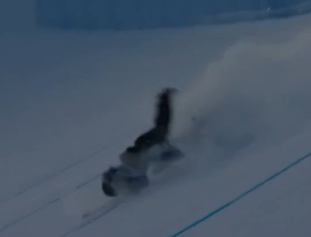 Bolesny upadek na igrzyskach. Mistrzyni olimpijska nagle zgubiła nartę [WIDEO]