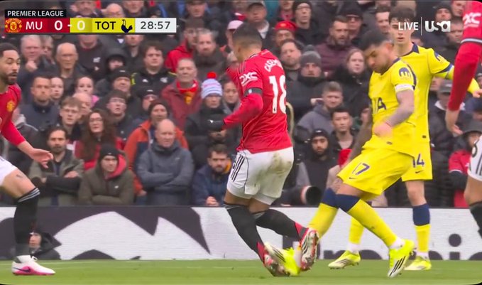 To musiała być czerwona kartka. Mistrz świata wyleciał w hicie Premier League