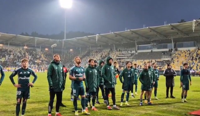 Kibice Legii grożą piłkarzom. "A jak spadniemy, to was zaje***my". 