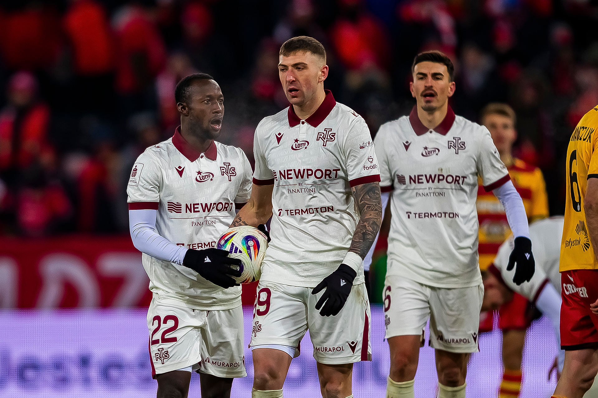 Trener klubu Ekstraklasy wprost o Widzewie. "Pieniądze nie wygrywają"