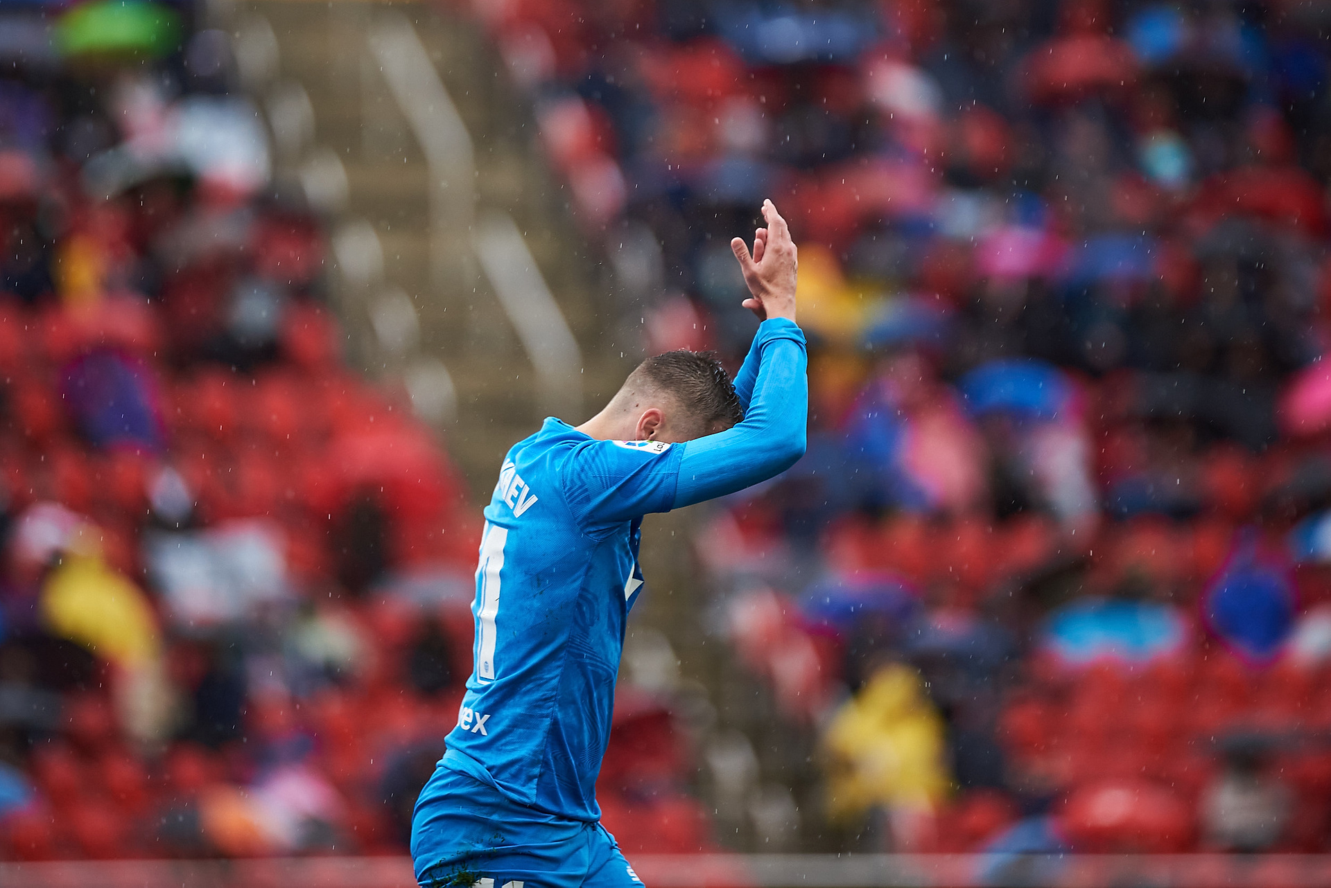 YouTuber na wygnaniu stworzył klub. I właśnie sprowadza do niego gwiazdę. Jest też polski akcent