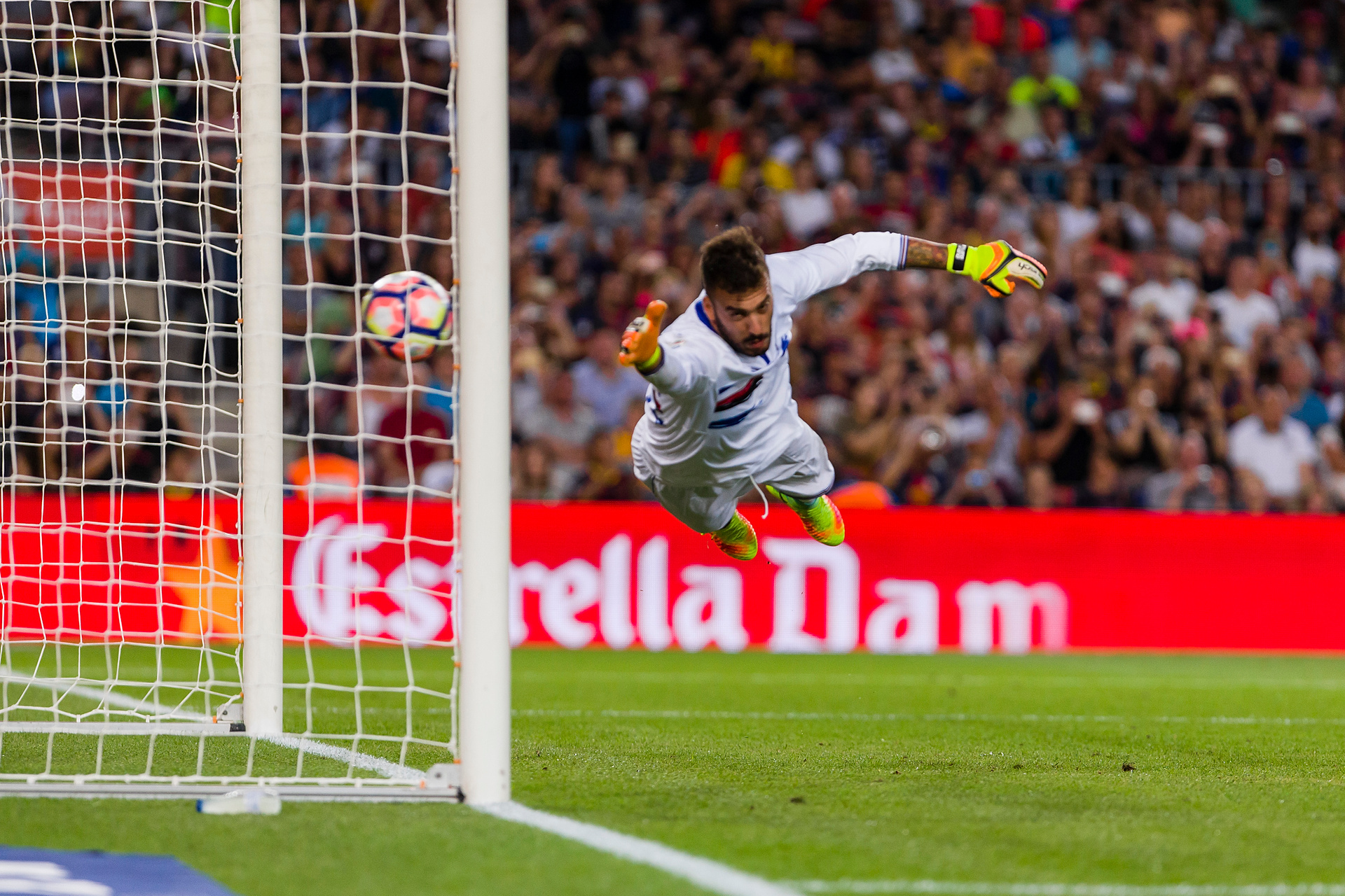 Miał zastąpić Fabiańskiego i popłynął przed meczem. "Wypiłem pół butelki wódki"