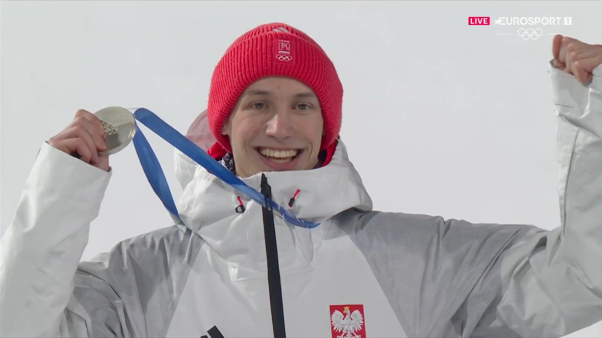Tomasiak odebrał medal IO. Wyjątkowa chwila Polaka [WIDEO]