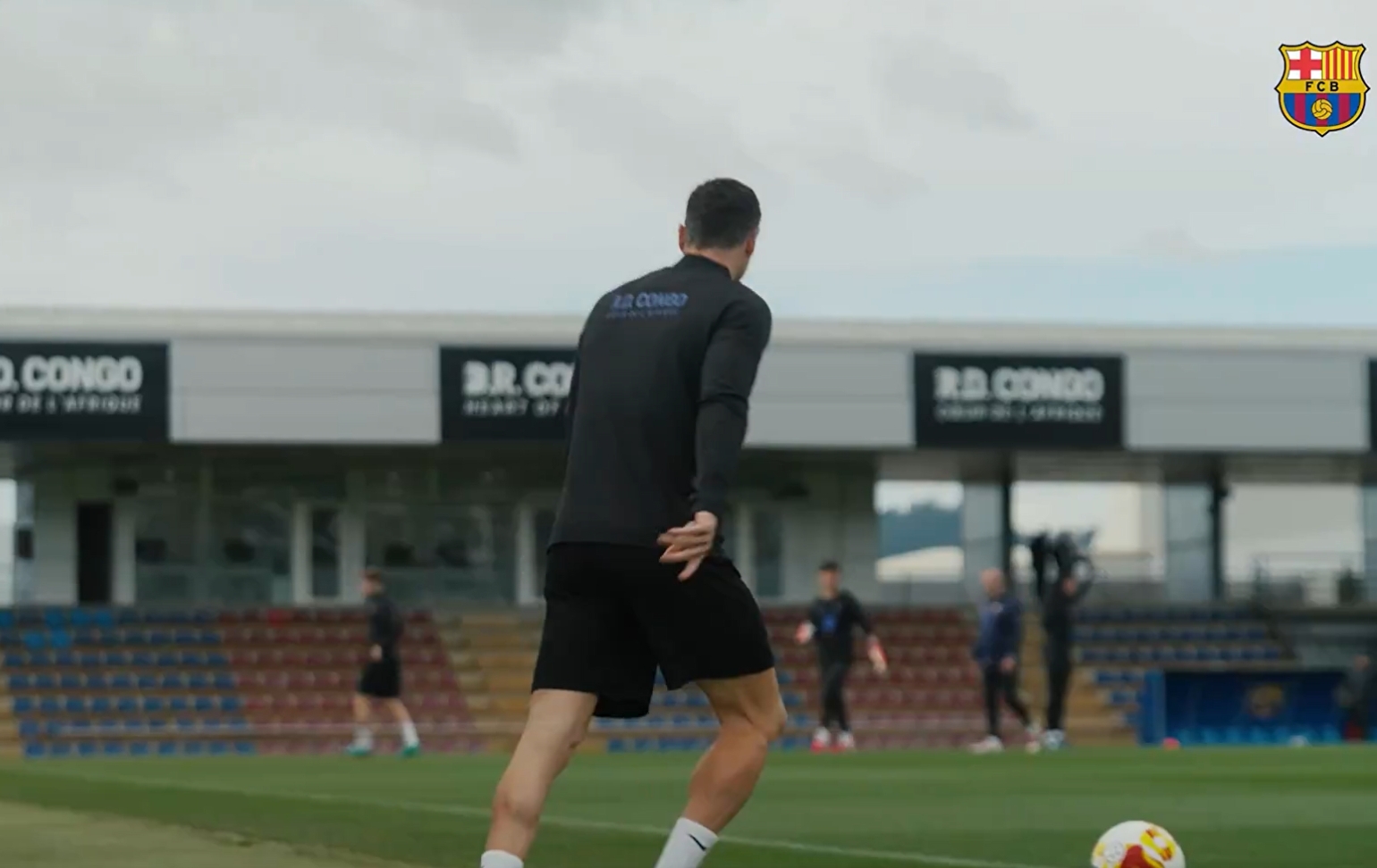 Ależ zakręcił. Lewandowski błysnął na treningu Barcelony [WIDEO]