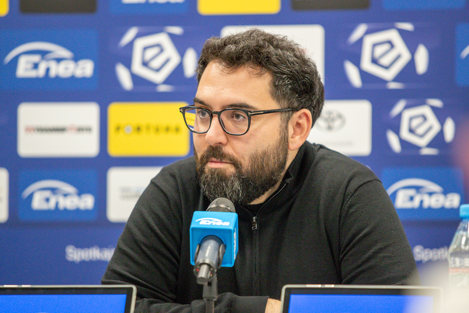 Feio przemówił po czerwonej kartce. Oto jego apel