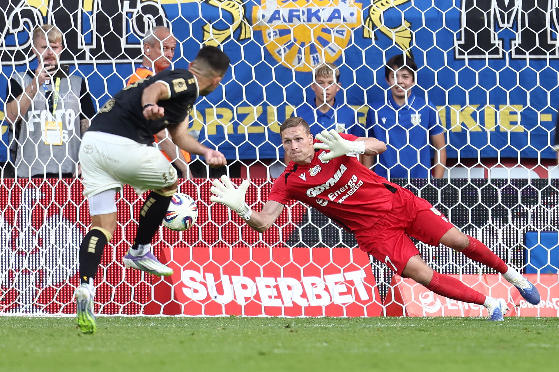 Co za forma byłej gwiazdy Ekstraklasy! 16 goli w 22 meczach. Dlatego tyle kosztował