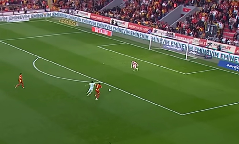 Polak wymiata w mocnej lidze! Jest pierwszy z wielką przewagą. Kosmiczny bilans [POLACY ZA GRANICĄ]