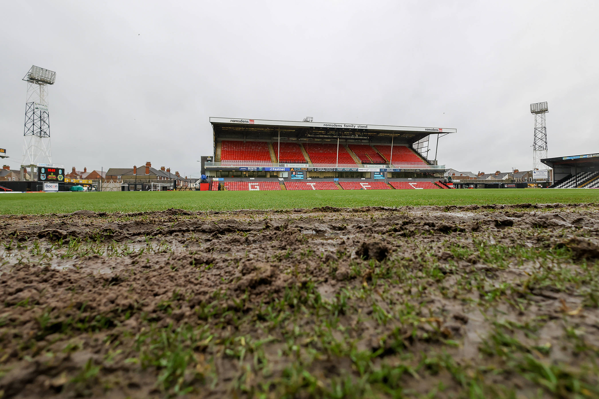 Szok w Pucharze Anglii. Tak wyglądało boisko pogromcy Man United [ZDJĘCIE]