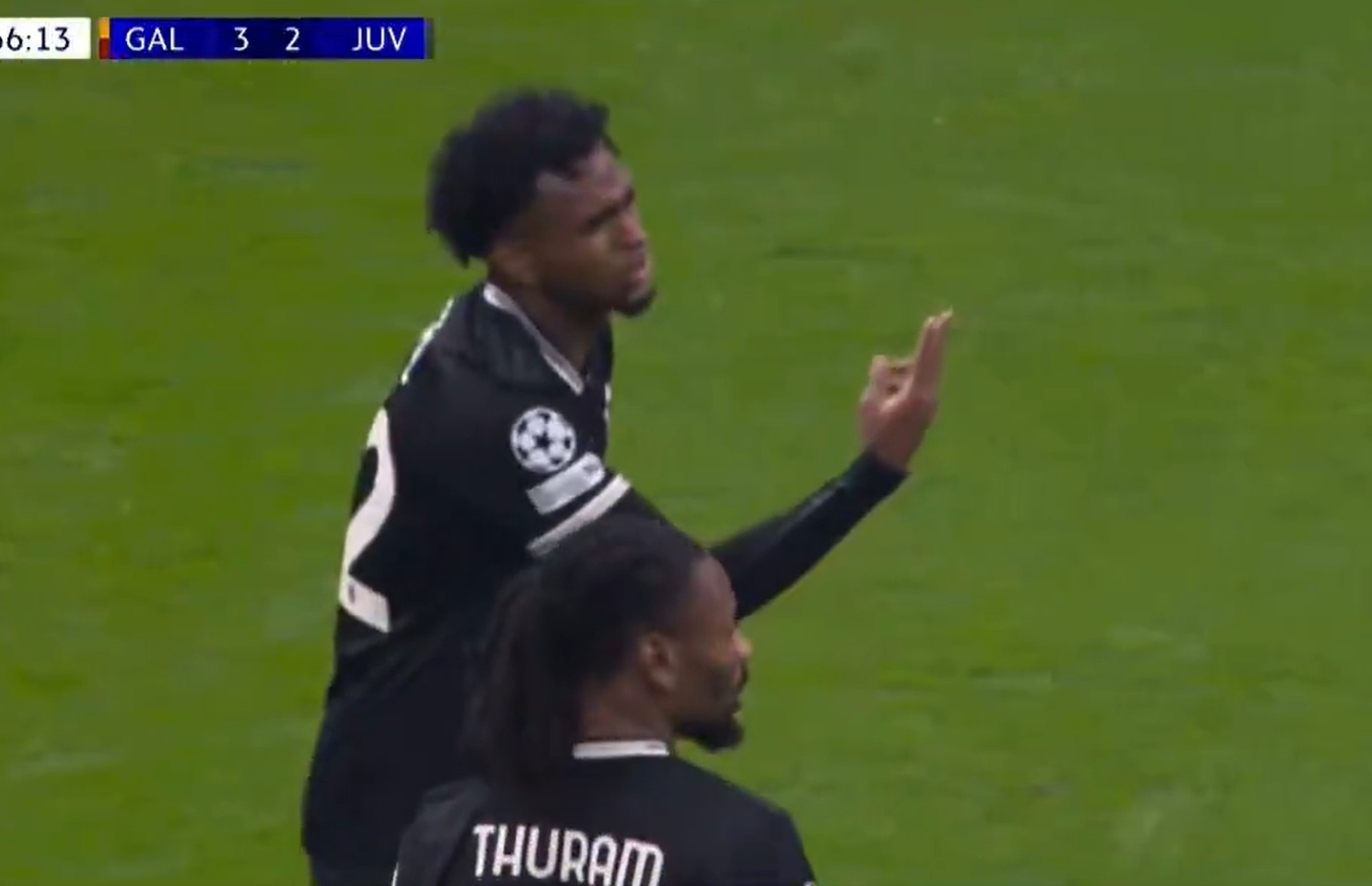 Wyleciał z boiska 21 minut po wejściu. Miał uratować Juventus [WIDEO]