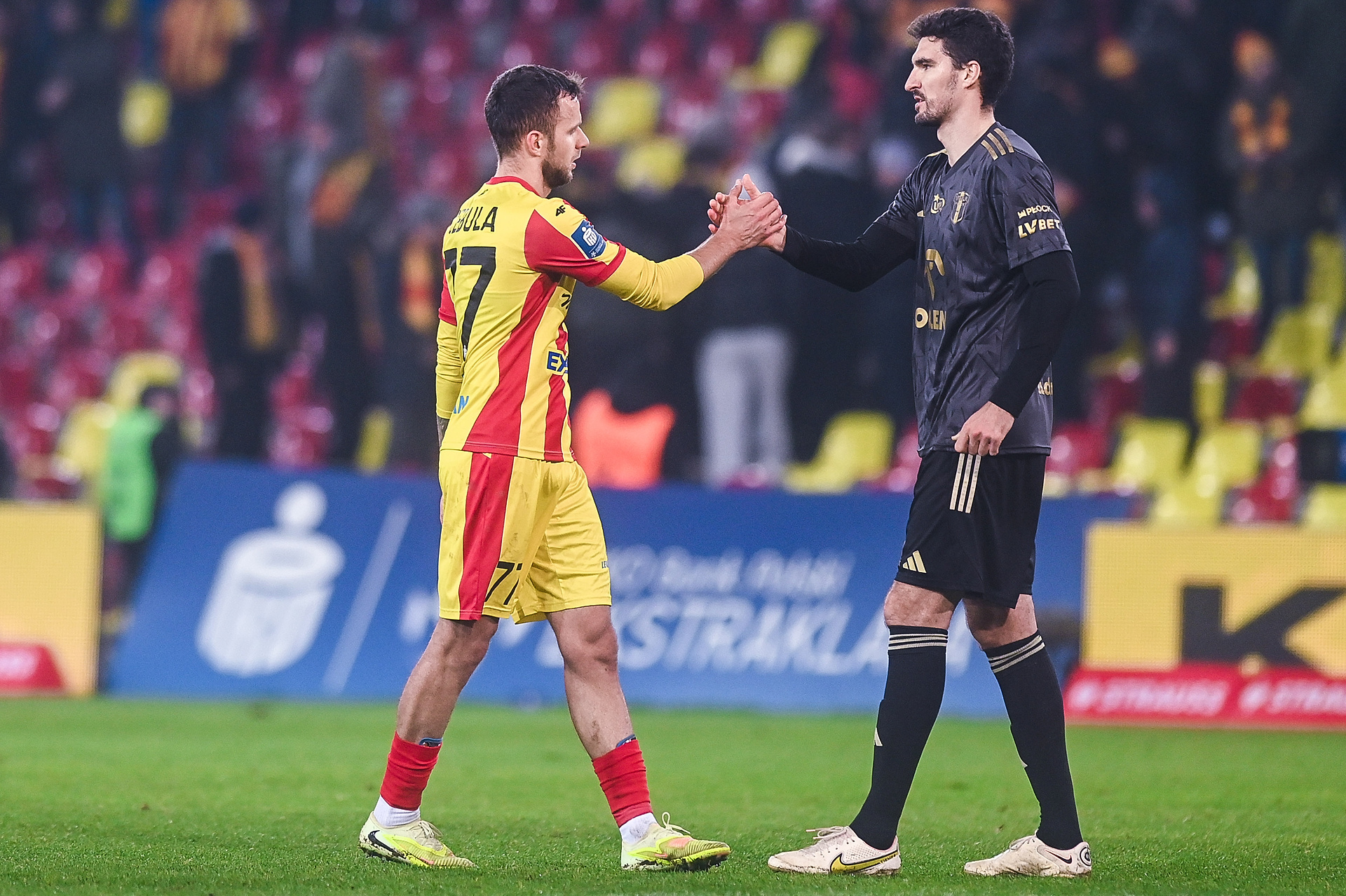 Piłkarz Korony starł się z kibicem. Niecodzienna decyzja ws. kary