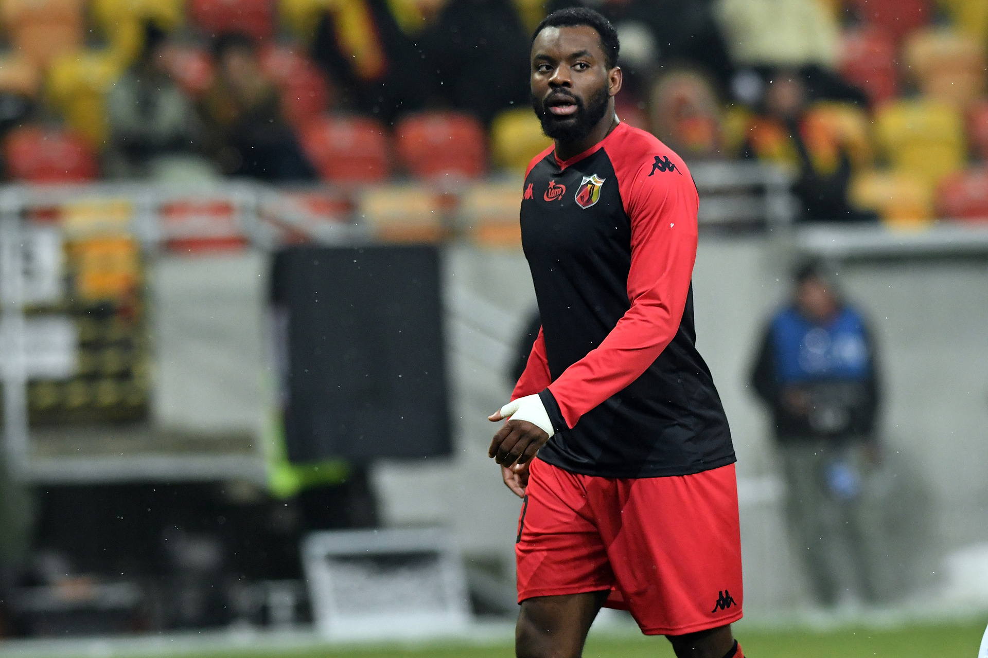 Pululu wyjaśnił swoją sytuację. "Dzwonią do mnie z innych klubów"